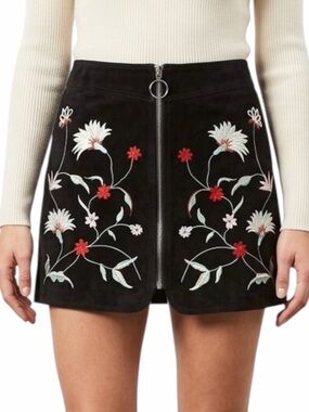 Zara Woman’s Black Embroidered Floral Zip-Front Mini Skirt - Size Large